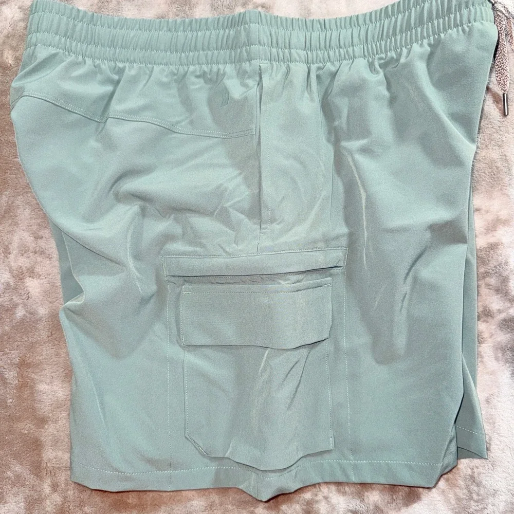 All in Motion Cargo Shorts Mens L Green NEW 7 Inch Inseam Stretch Activewear